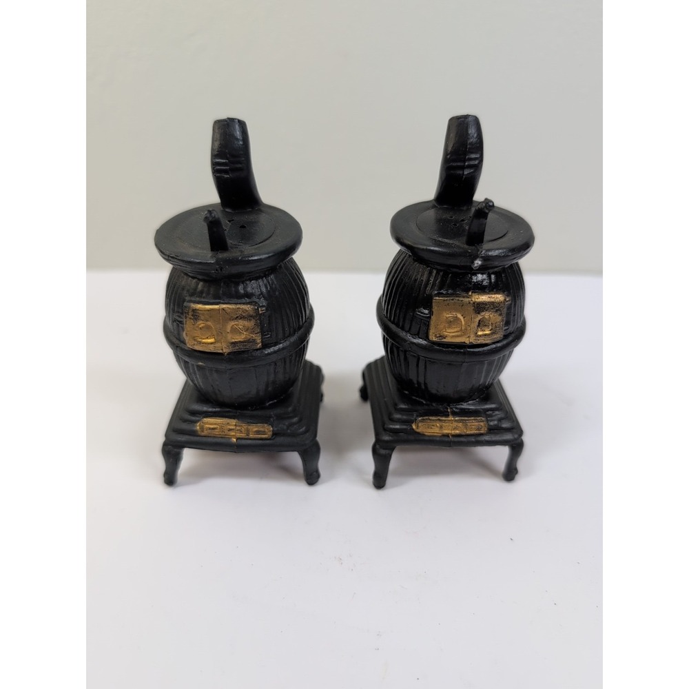 Vintage Pot Belly Stove Shaped Black Salt and Pepper Shakers‎ Novelty